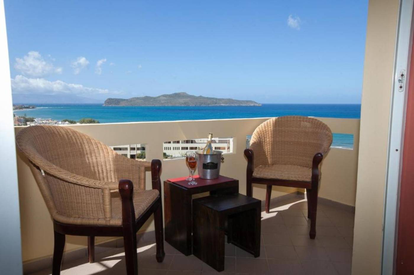 Top-Hotel-Room-50