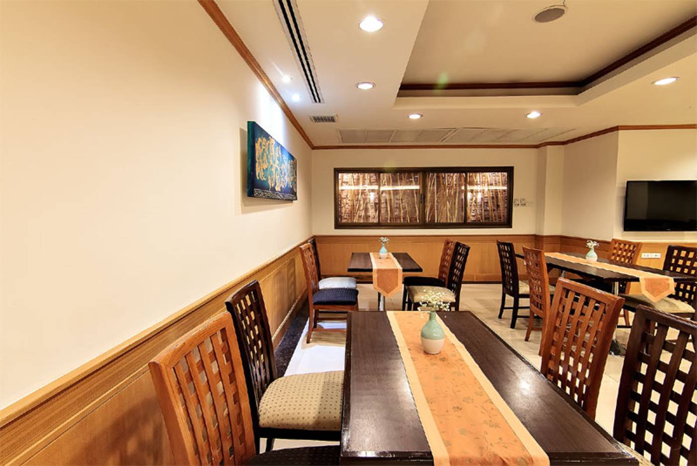 Bossotel-Inn-Bangkok-Restaurant-17