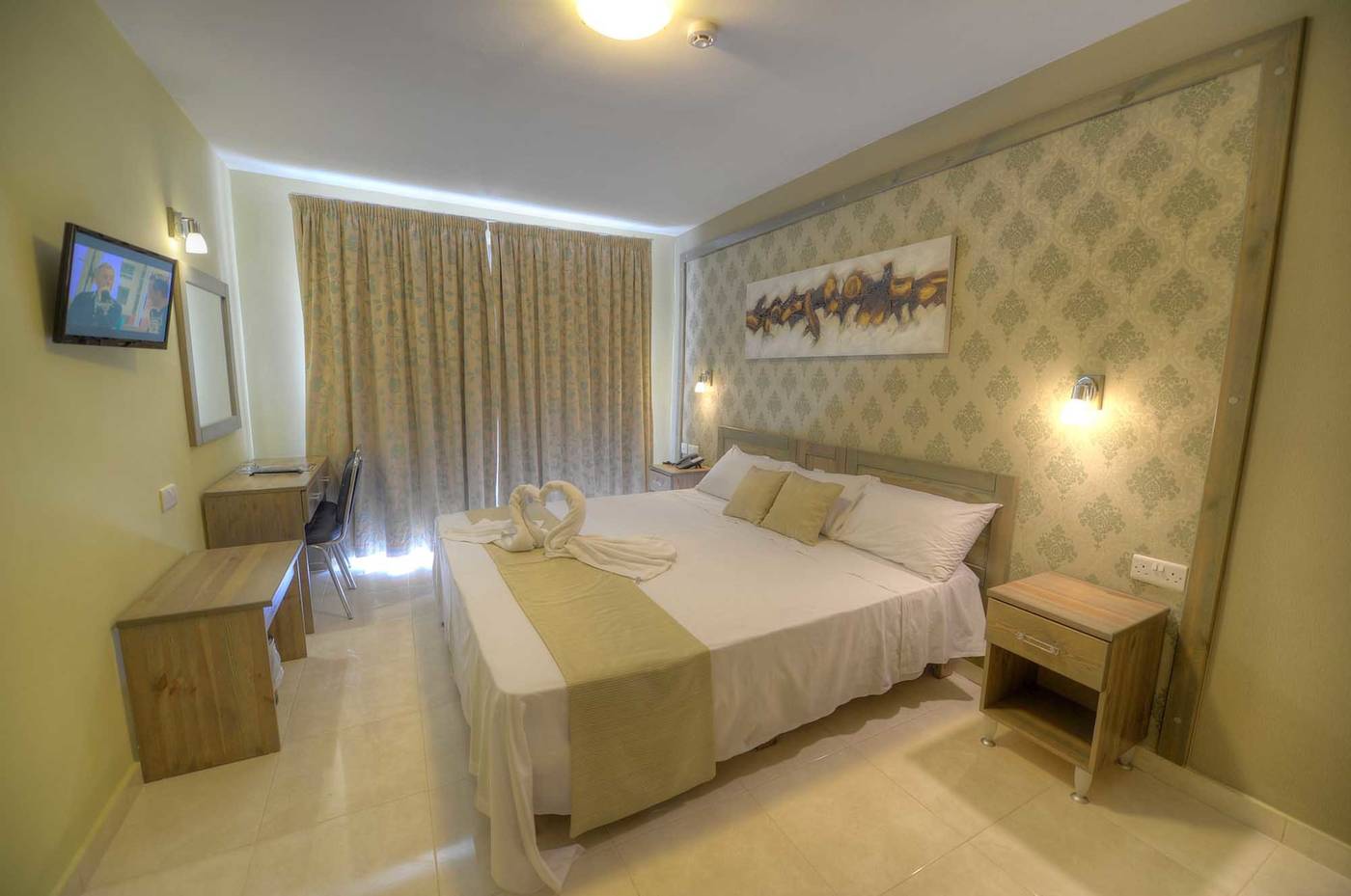 Alexandra-Hotel-Room-13
