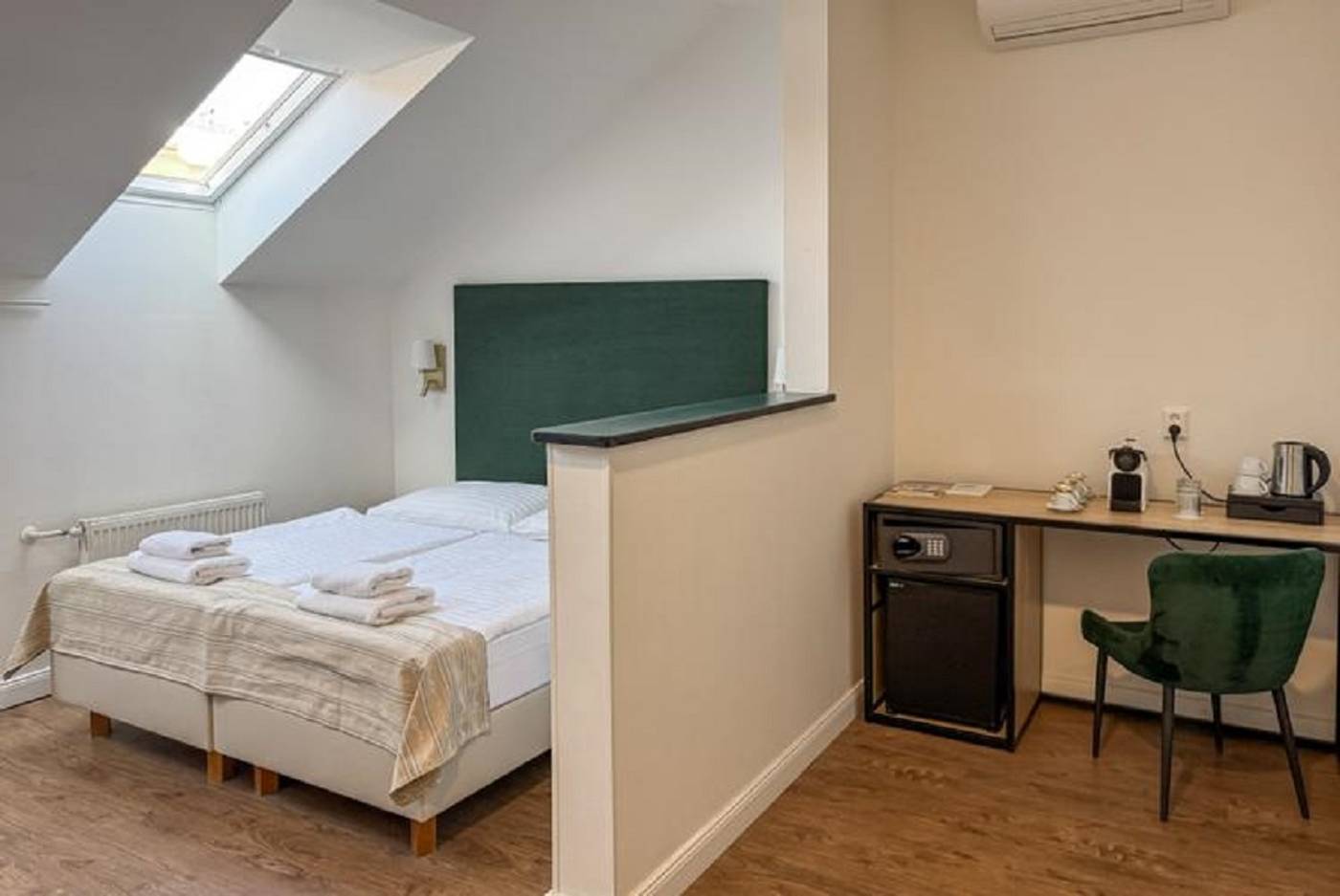 Hotel-Mala-Strana-Room-18