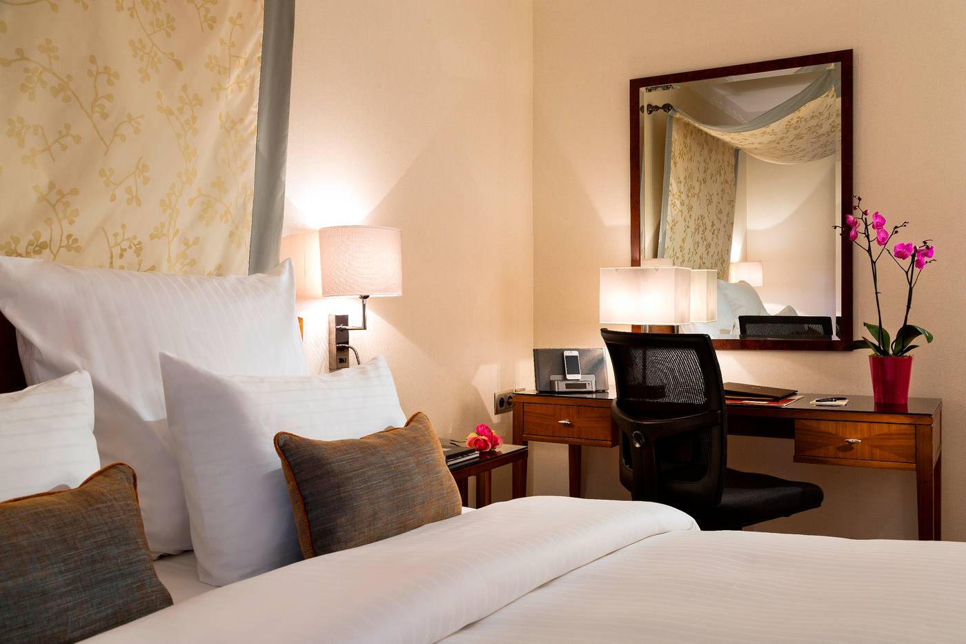 Warwick-Brussels-Room-25