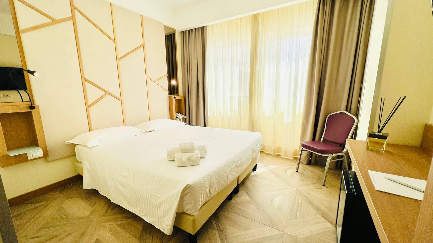 Catania-Sea-Palace-Hotel-Room-11