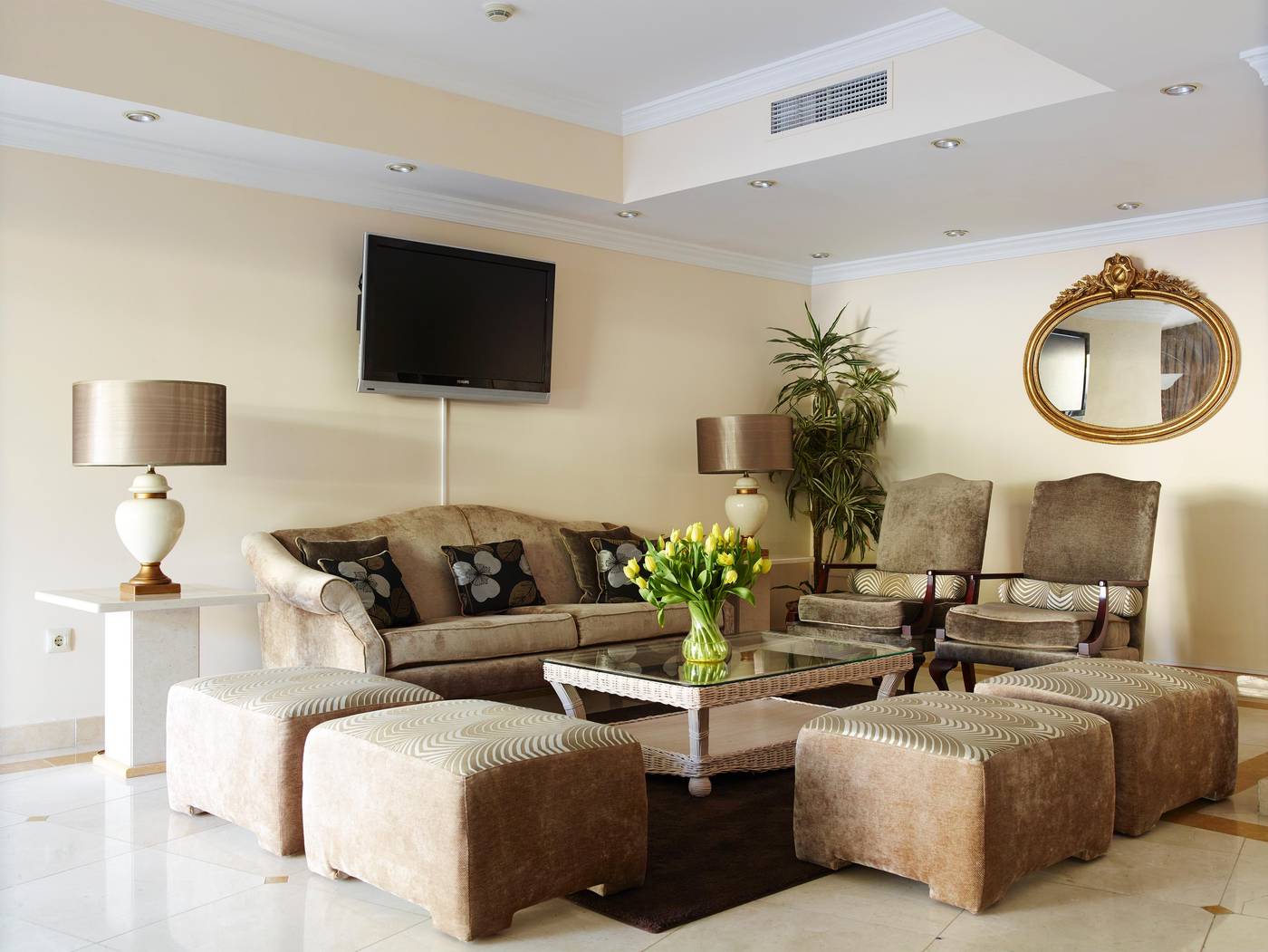 Formosa-Park-Apartment-Hotel-Lobby-23