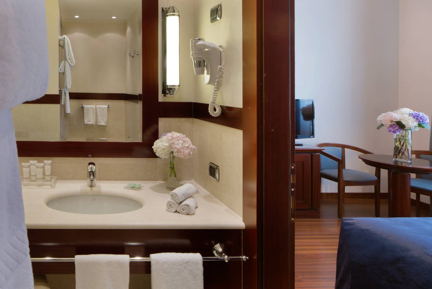 Starhotels Excelsior - Italy - BOLOGNA - Room - 7