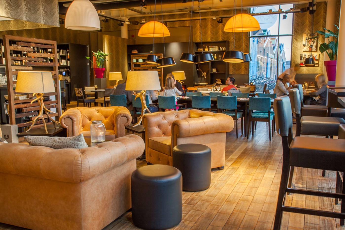 DoubleTree-by-Hilton-NDSM-Wharf-Restaurant-8