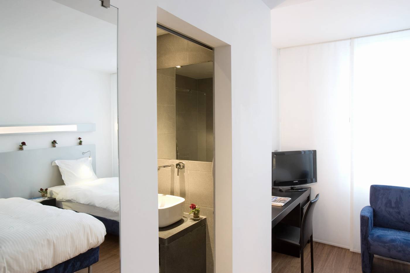 Aqua-Hotel-Brussels-Room-5