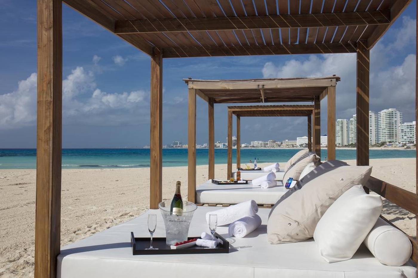 Krystal Grand Punta Cancun