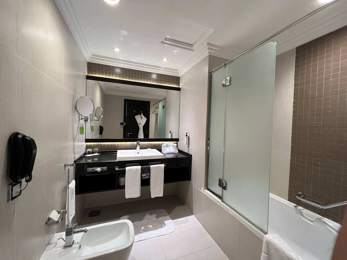 Towers-Rotana-Room-37