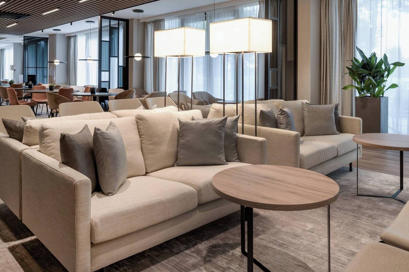 AC-Hotel-by-Marriott-Krakow-Restaurant-13