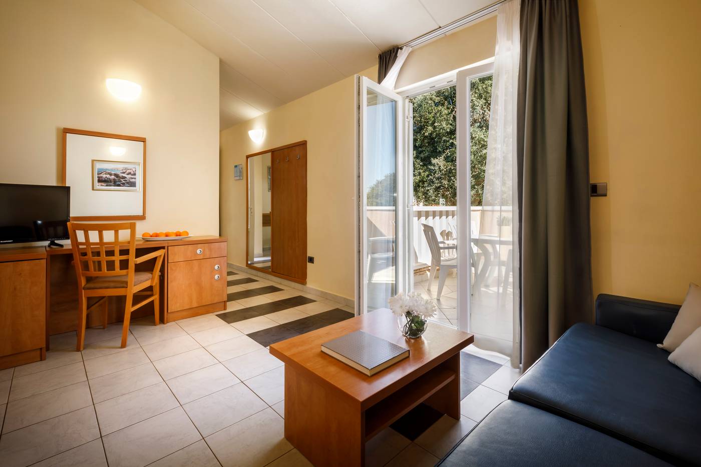 Maistra-Select-Amarin-Resort-Room-26