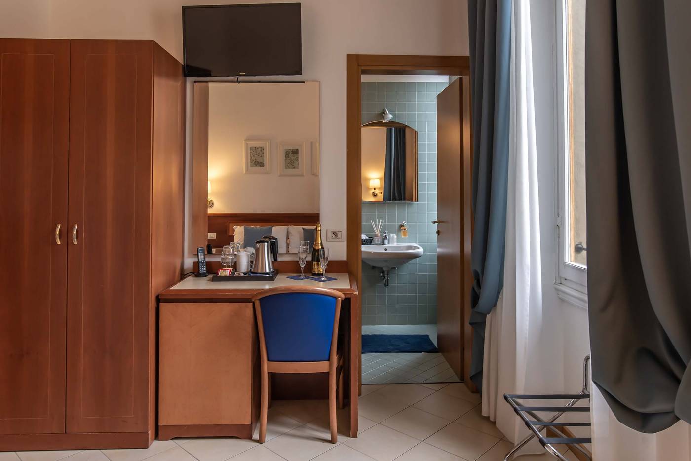 Hotel-Bonifacio-Room-7