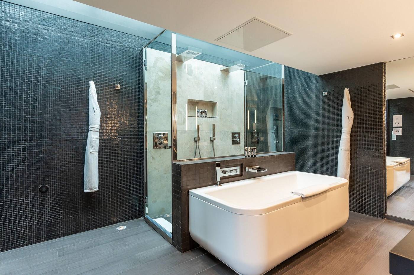 Five-Seas-Hotel-Room-45