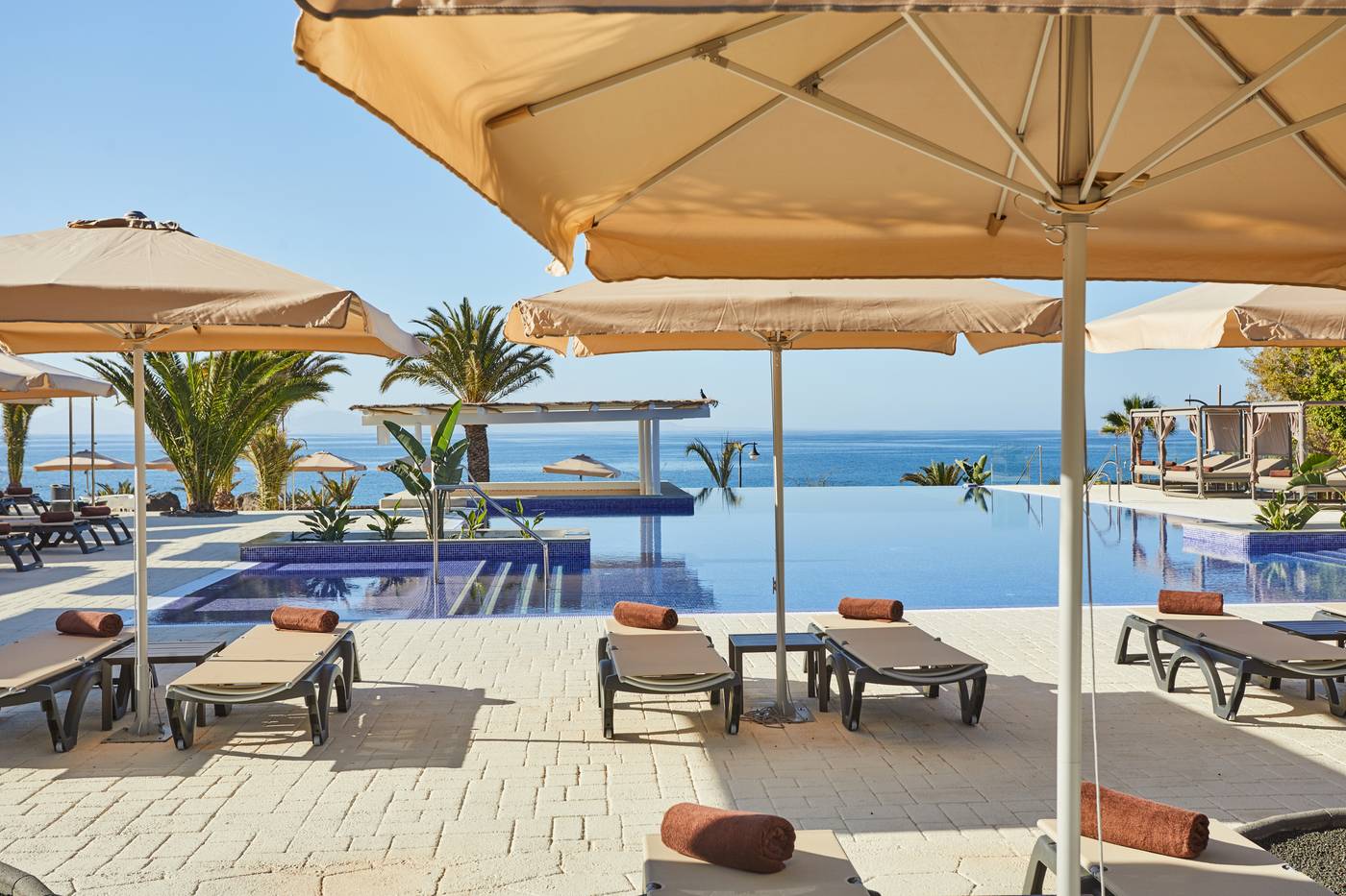 Dreams-Lanzarote-Playa-Dorada-Resort---Spa-Pool-10