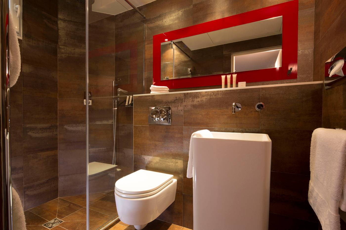 Le-Chat-Noir-Room-43