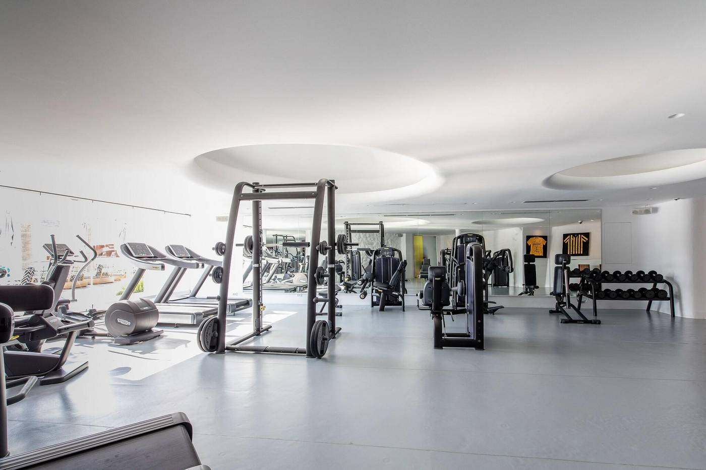 Mykonos-Blanc-Hotel-Sports-and-Entertainment-75