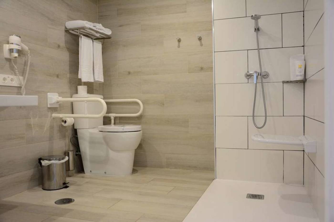 R2-Bahia-Kontiki-Beach-Aparthotel-Room-35