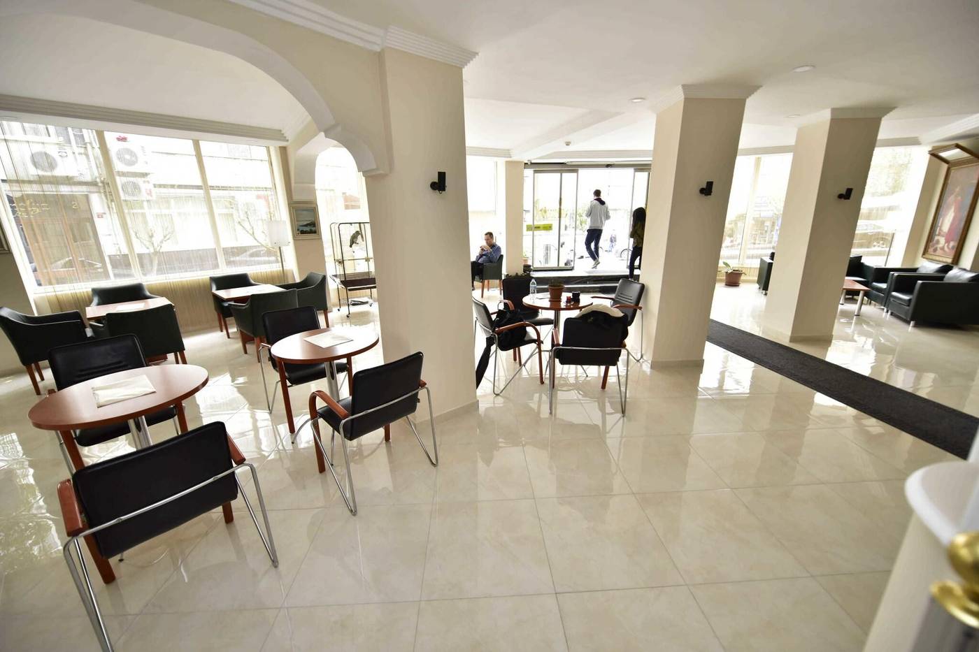 Hotel-Topkapi-Lobby-16