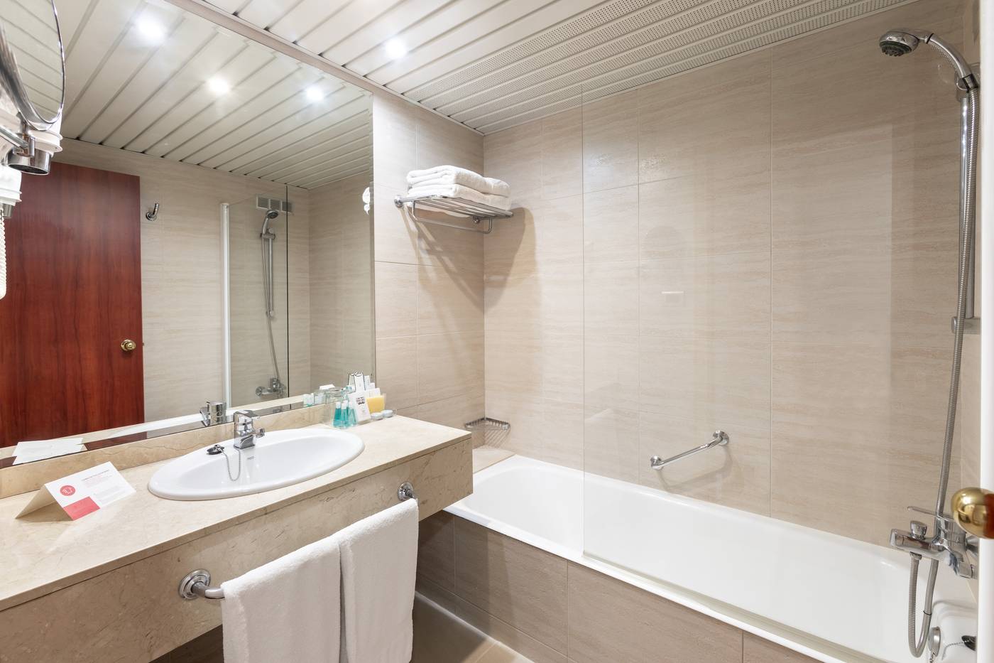 Hotel-Cristina-by-Tigotan-Room-32