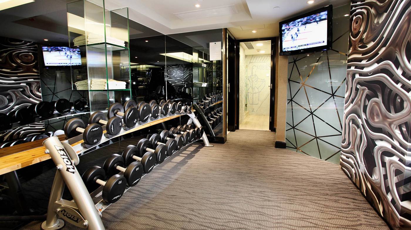 The-Luxe-Manor-Sports-and-Entertainment-17