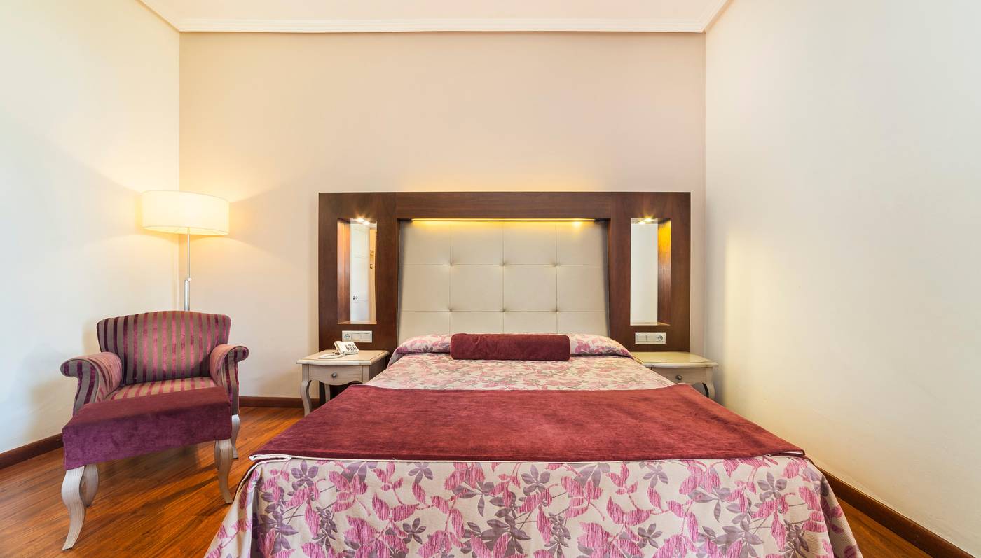 Hoteles-Globales-Reina-Cristina-Room-24