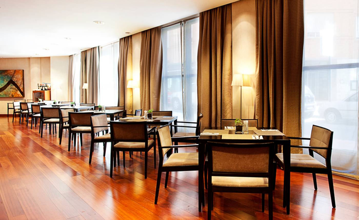 NH-Ciudad-de-Almeria-Restaurant-17