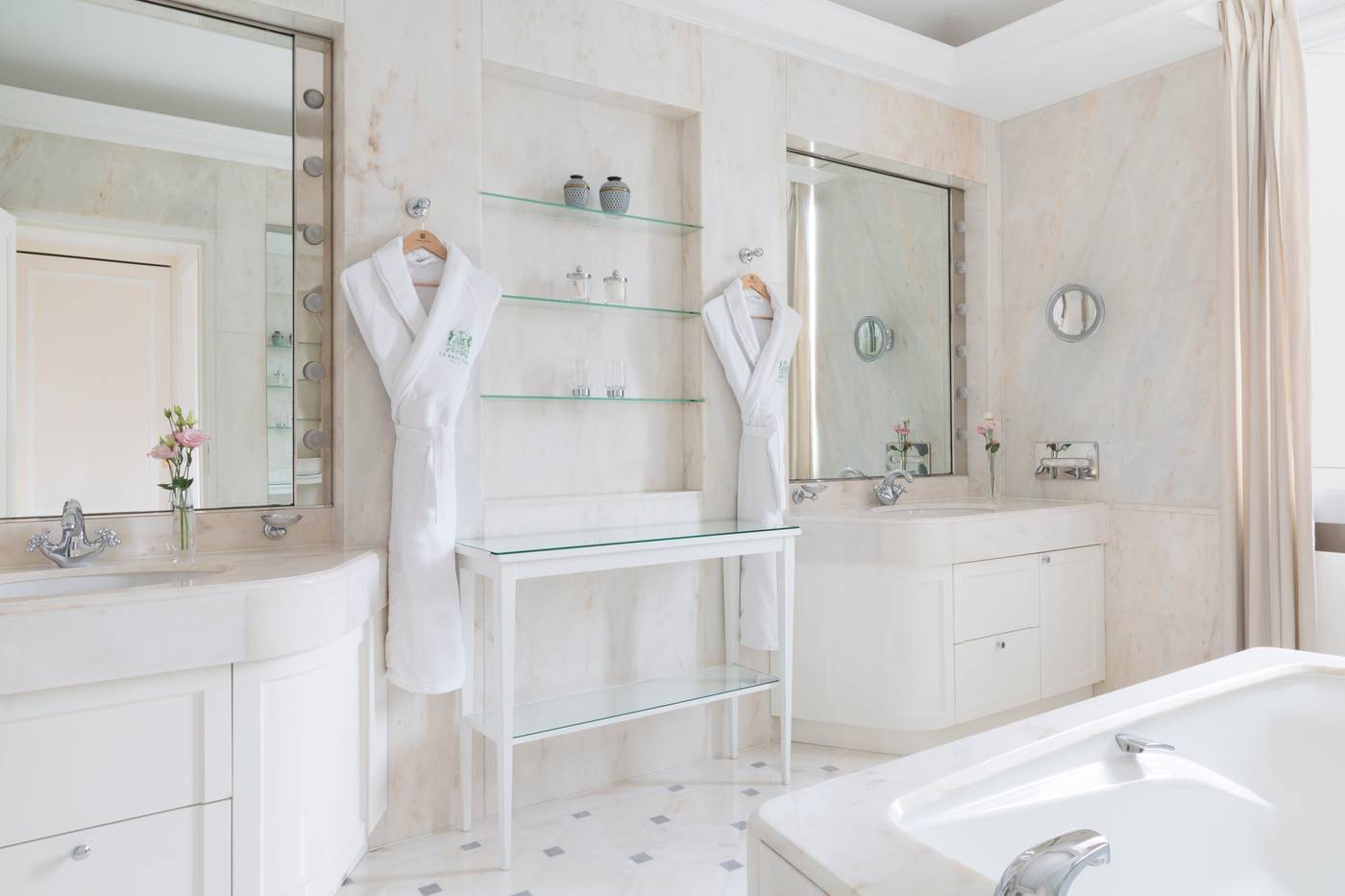 Le-Bristol-Paris-Room-68