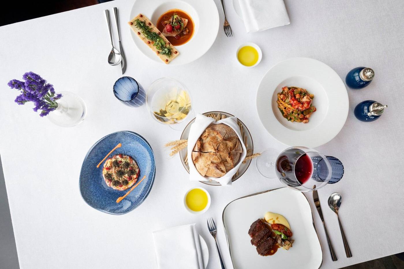 The-Ritz-Carlton--Hong-Kong-Restaurant-64