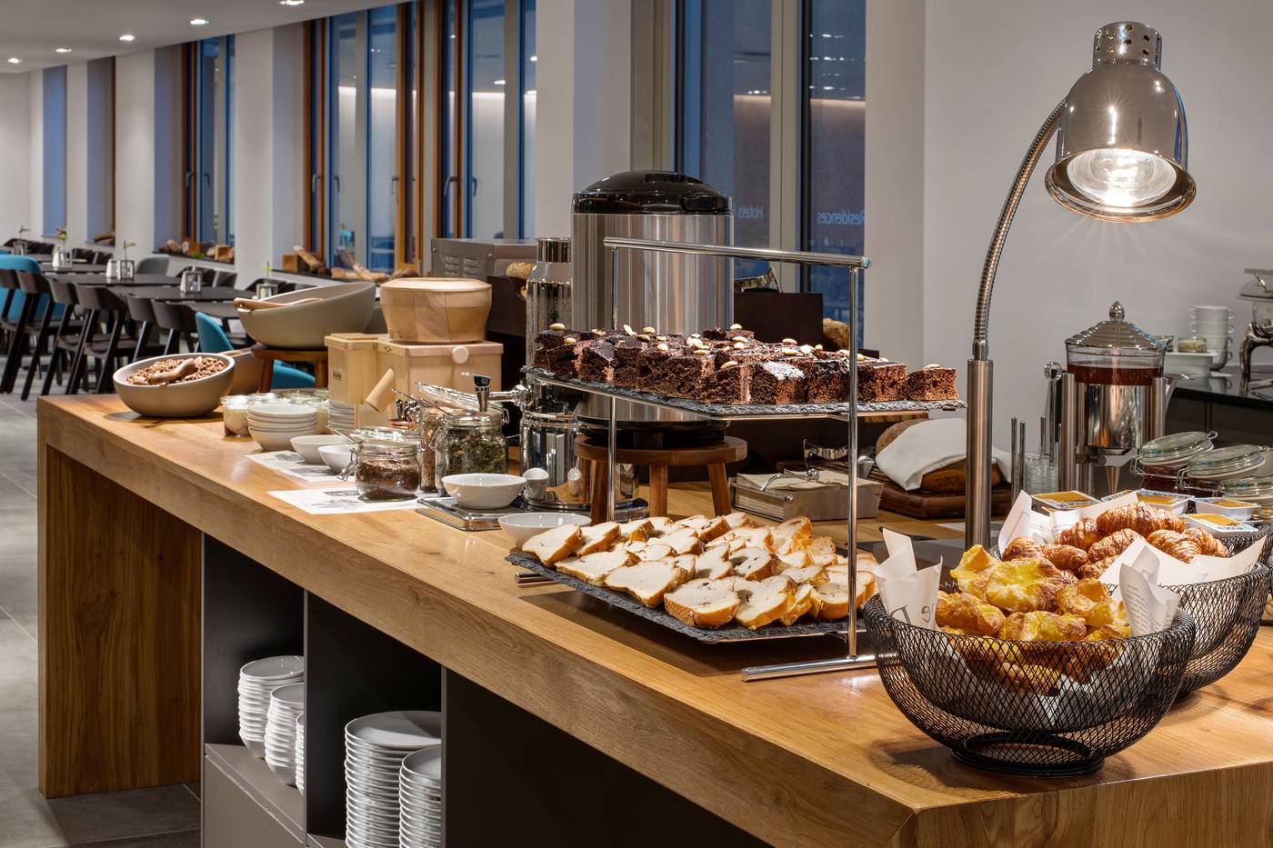 Mamaison-Residence-Downtown-Restaurant-28