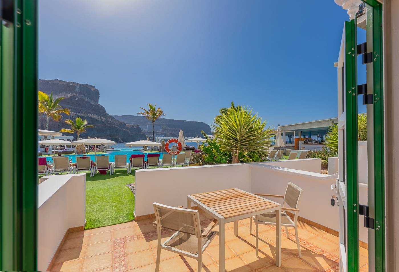 Hotel-LIVVO-Puerto-de-Mog--n-Room-42