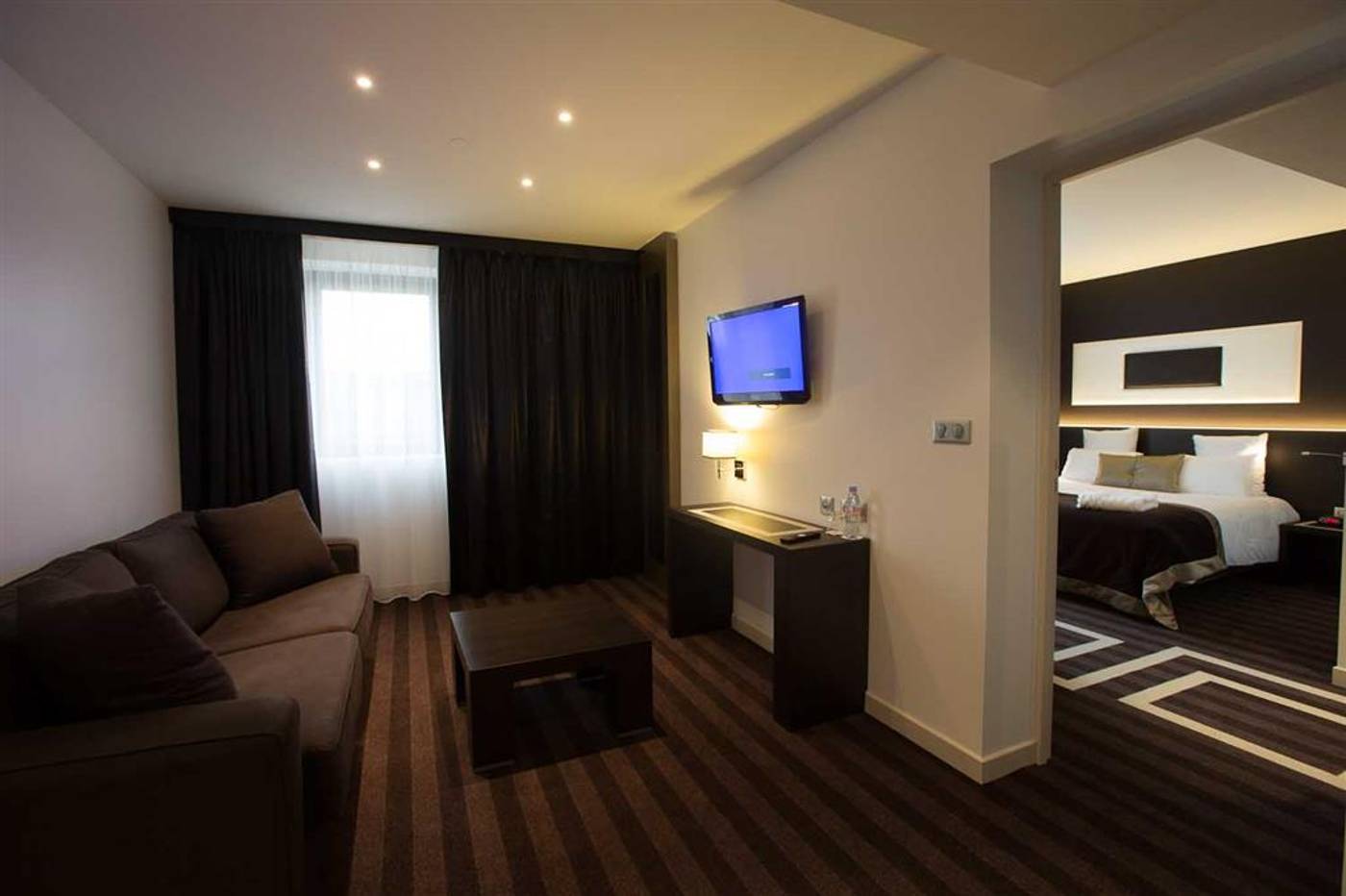 Le Colisée Hôtel & Spa-France-SAINT HERBLAIN-Room-10