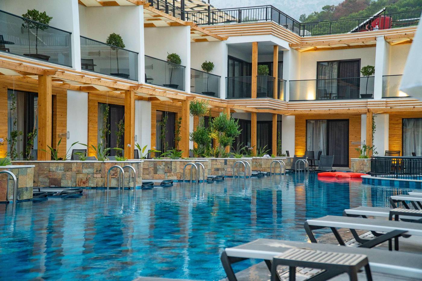 L-Hotel-Sarigerme-Pool-10