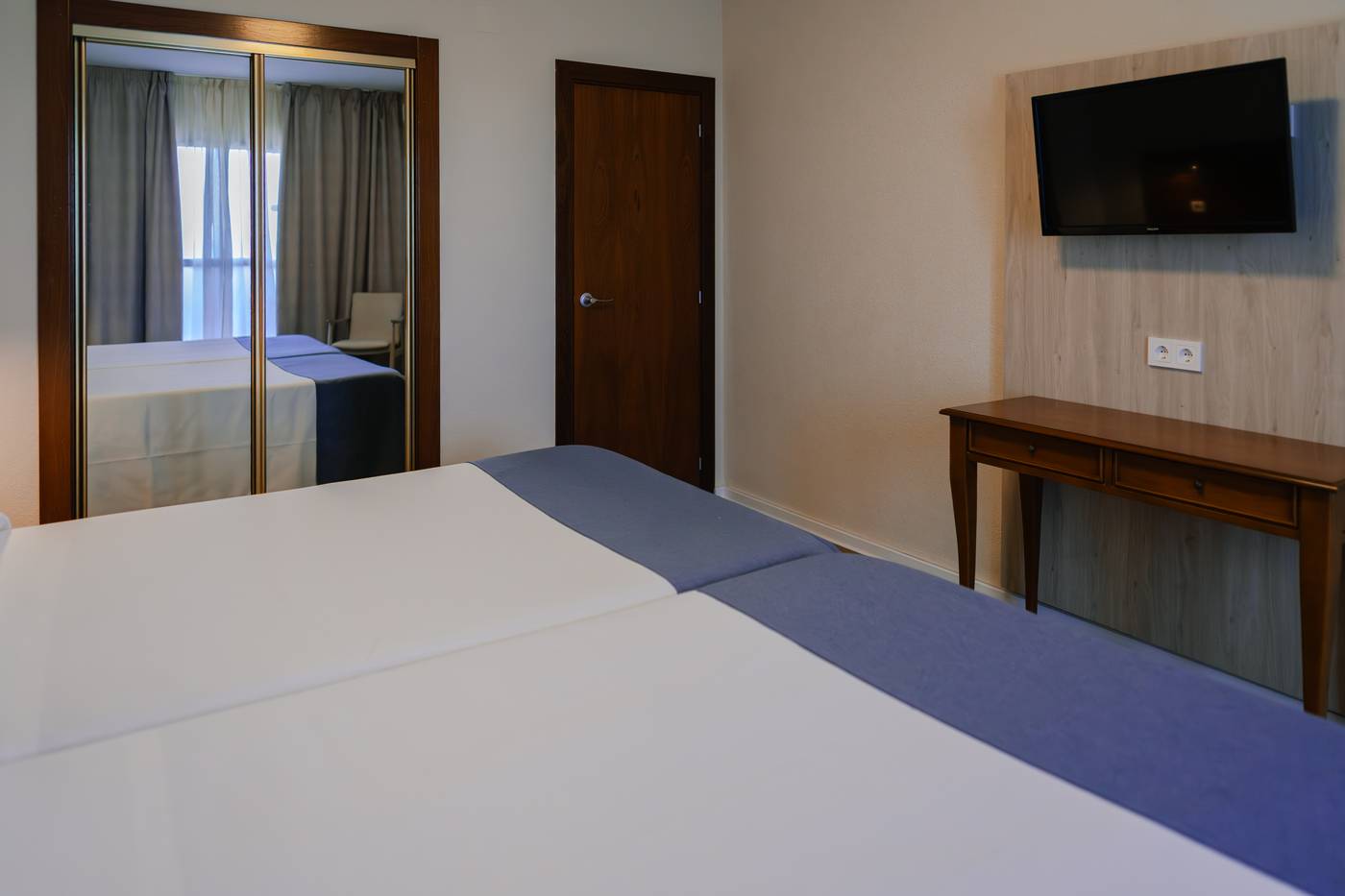 Port-Europa--Room-15