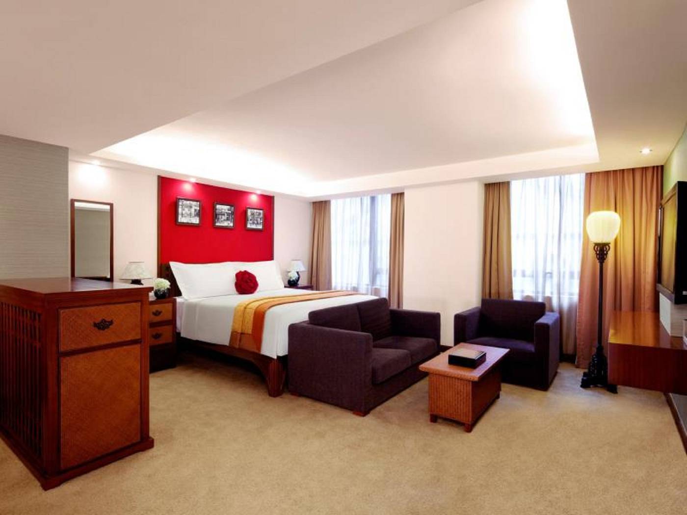 Butterfly-on-Wellington-Room-11