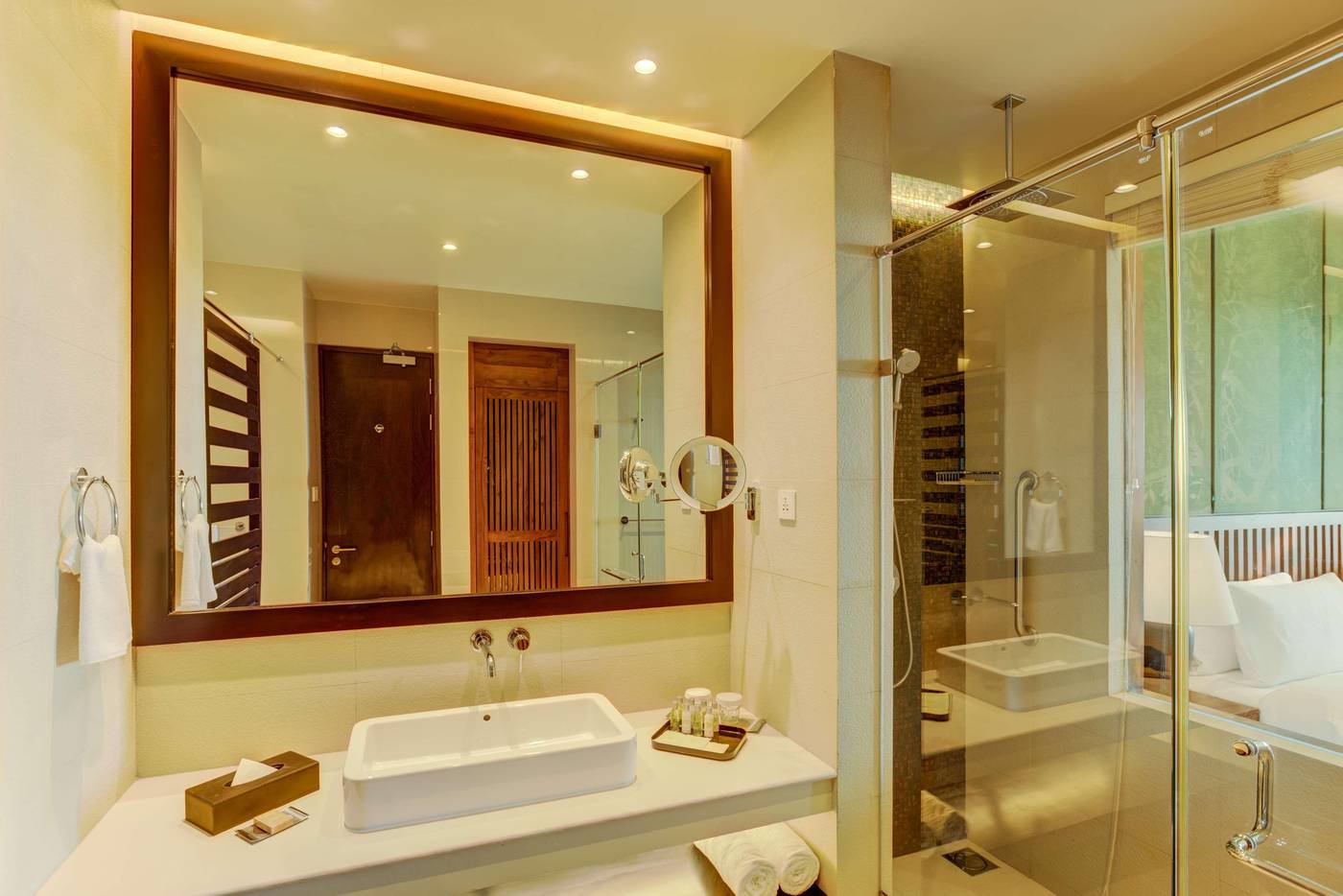 DoubleTree-by-Hilton-Weerawila-Rajawarna-Resort-Room-45