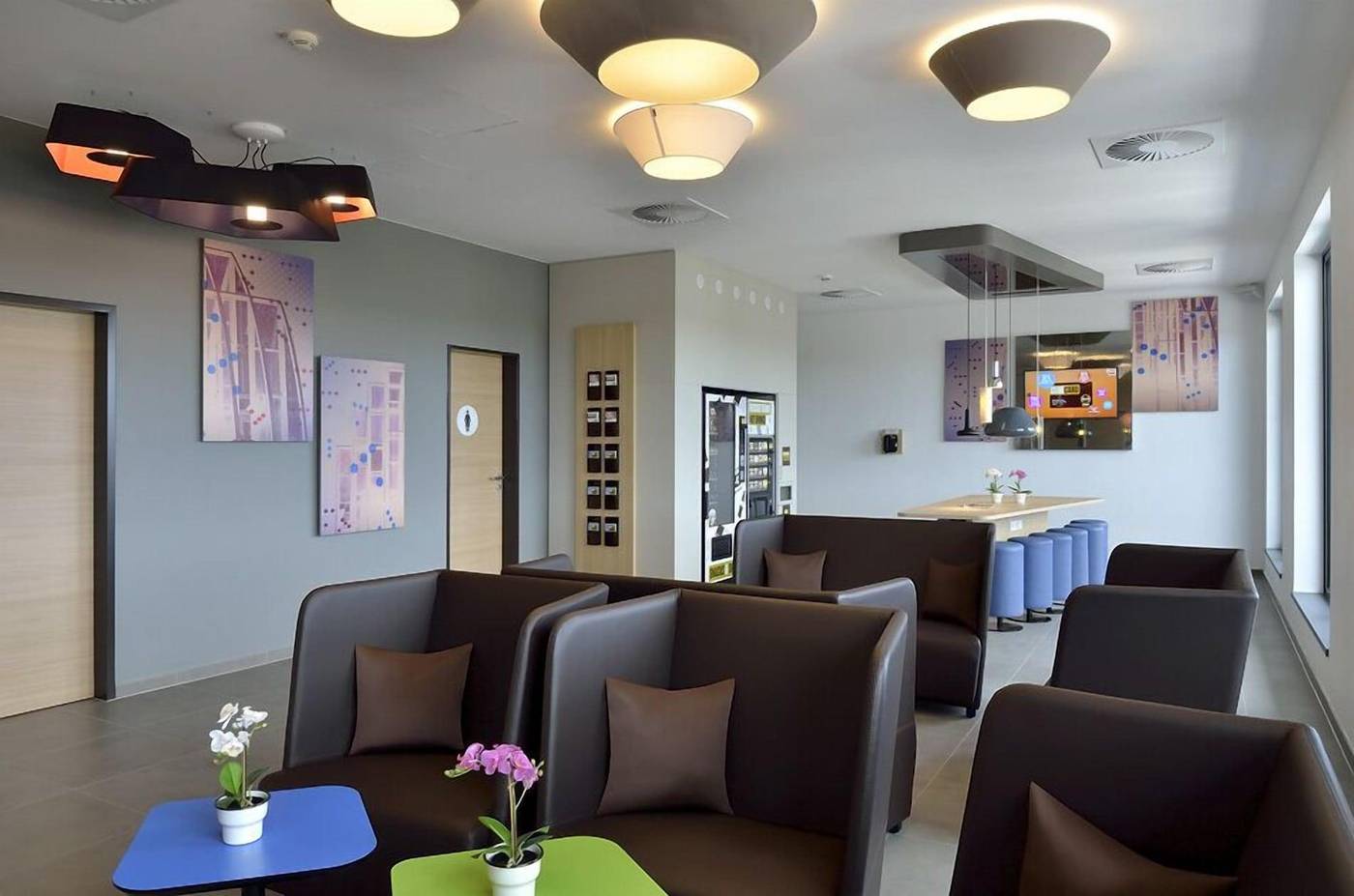 B-B-Hotel-Koln-Troisdorf-Lobby-15