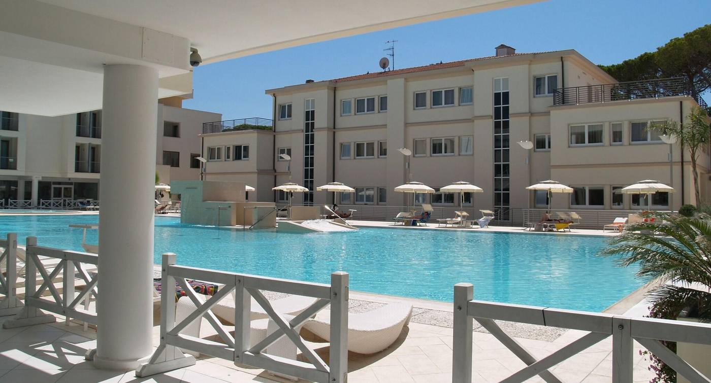 Terme-Marine-Leopoldo-II-Pool-2