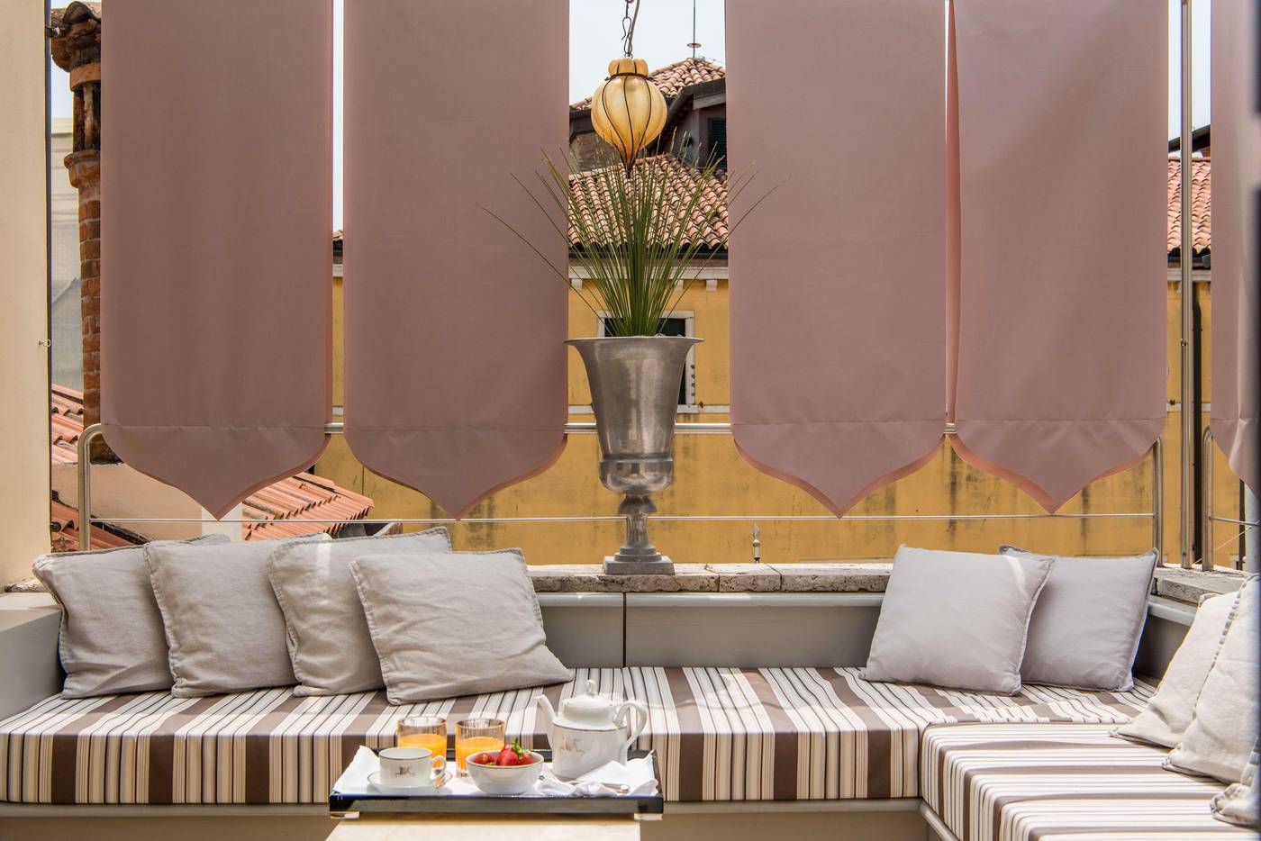 Ca--Maria-Adele-Room-58