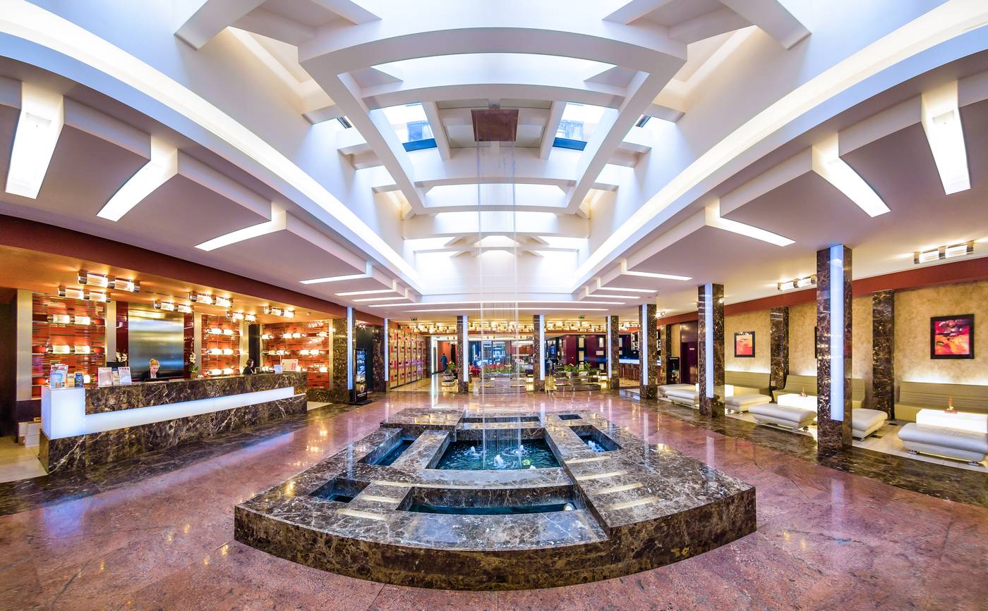 Grand-Majestic-Plaza-Hotel-Lobby-3