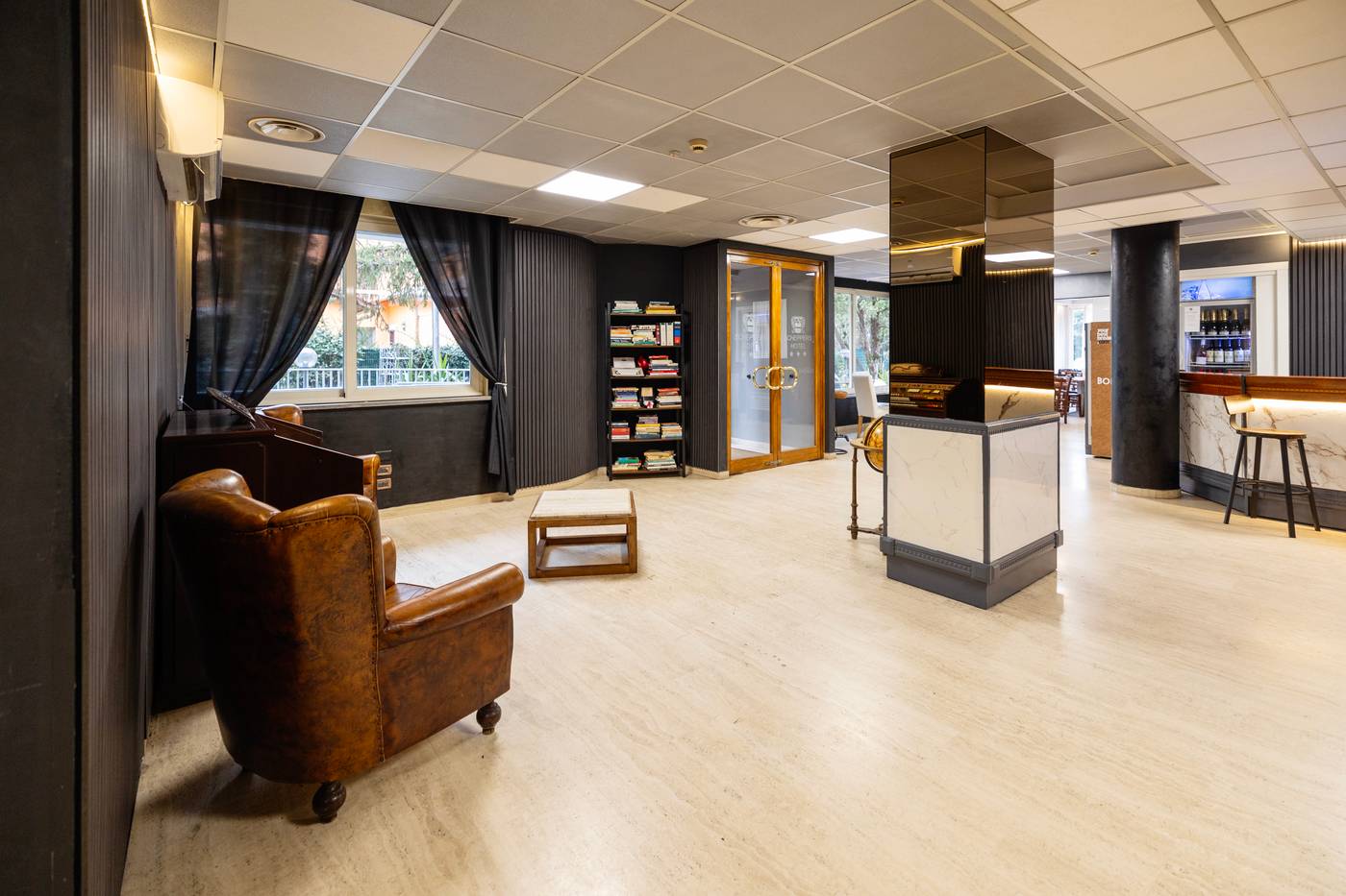 Scheppers-Hotel-Lobby-5