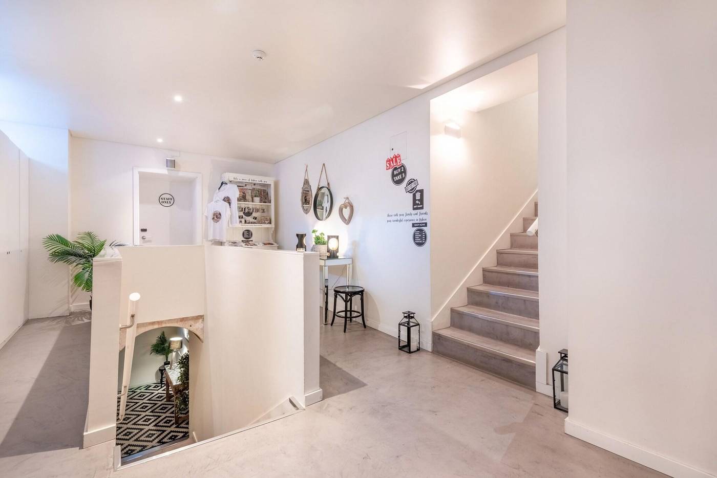 The Art Inn Lisbon-Portugal-Lisboa-Lobby-9