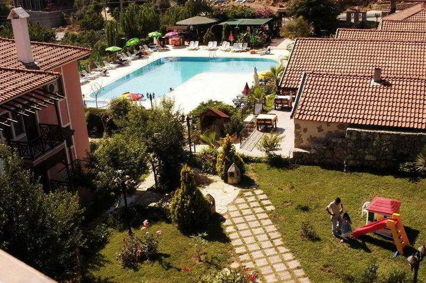 Pink-Palace-General-view-25