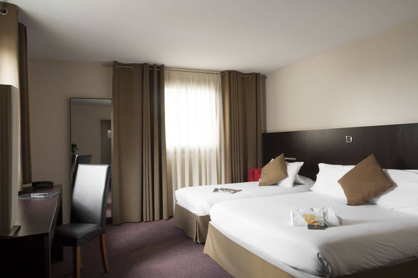 Apogia-Paris-Room-24