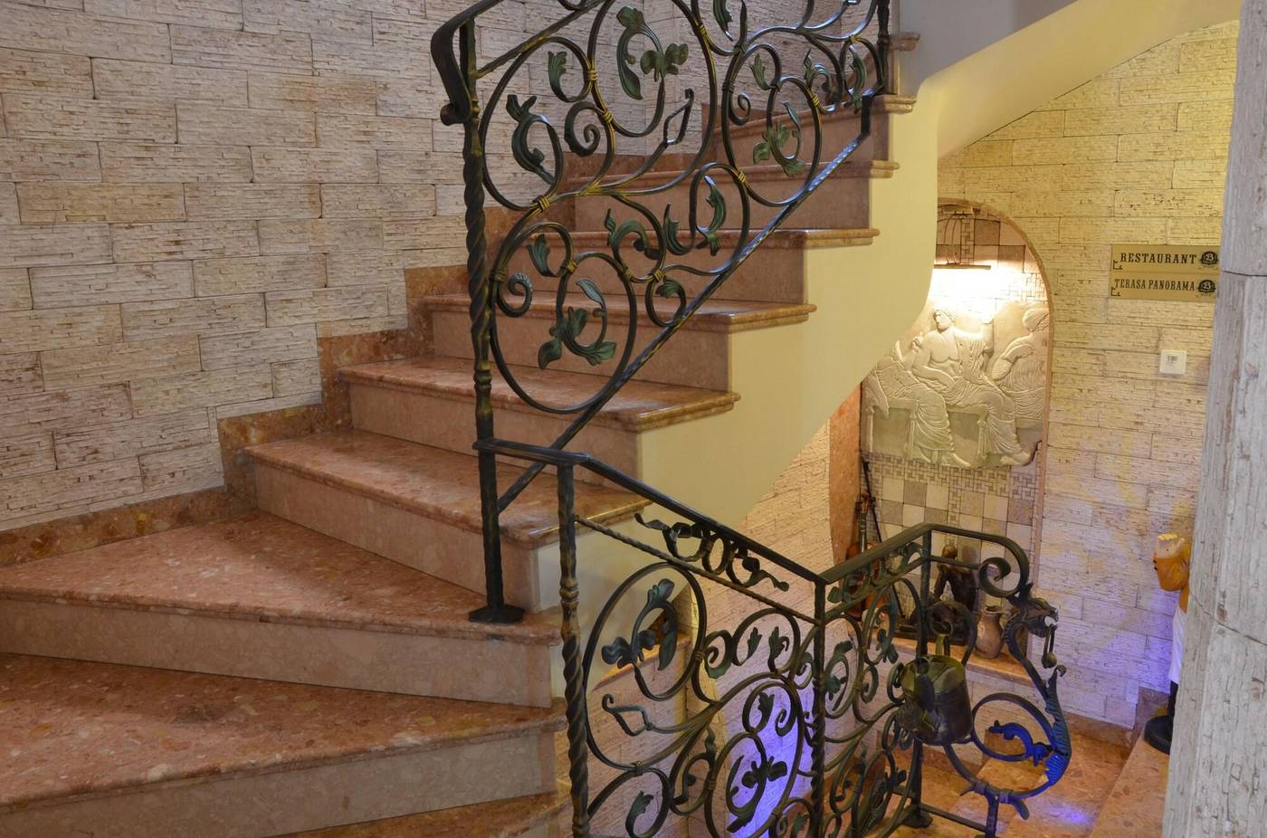 Boris Palace-Bulgaria-PLOVDIV -Lobby-6