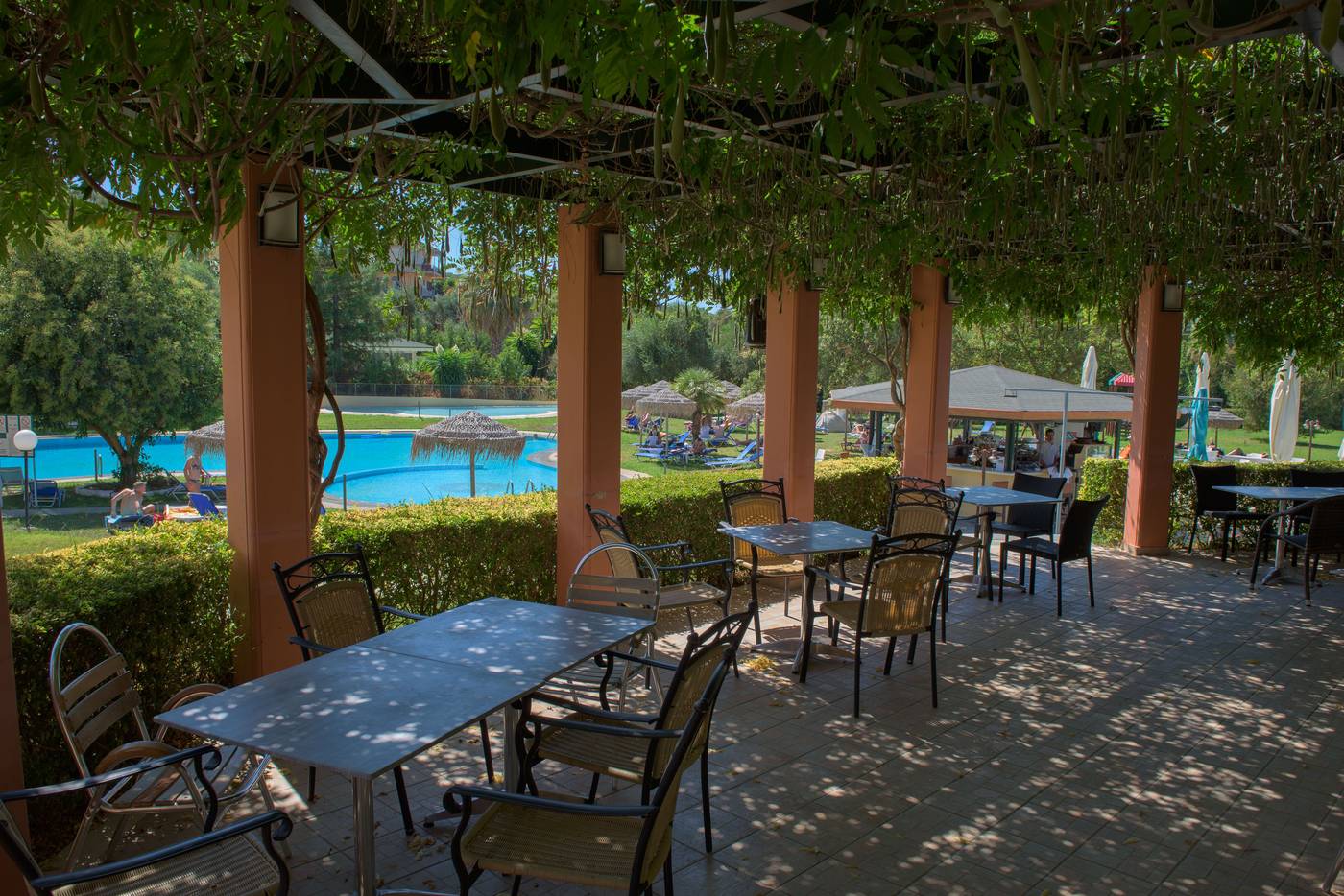 Century-Resort-Apartments-Restaurant-22