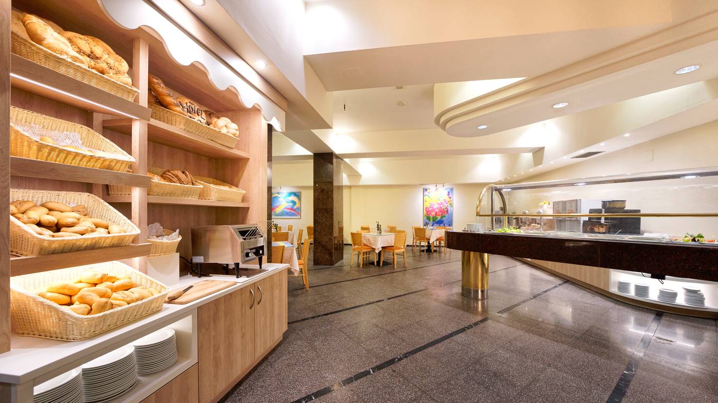 Astoria-Restaurant-39