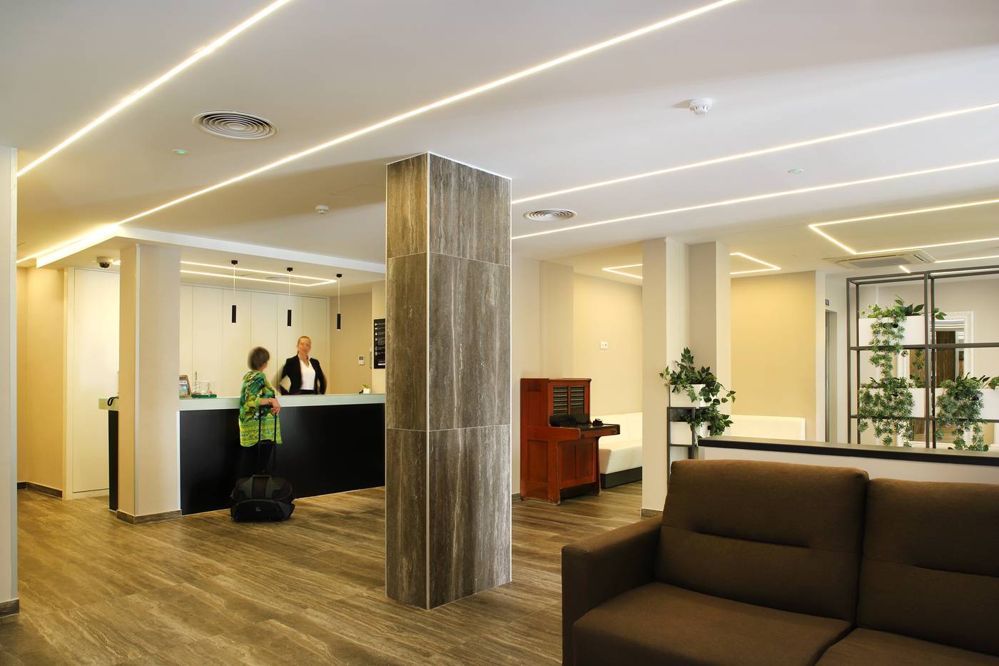 Alameda-Hotel-Lobby-34