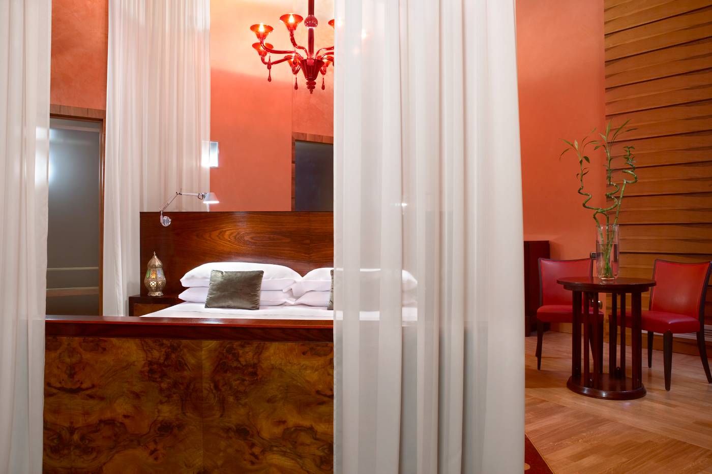 Saturnia---International-Room-38