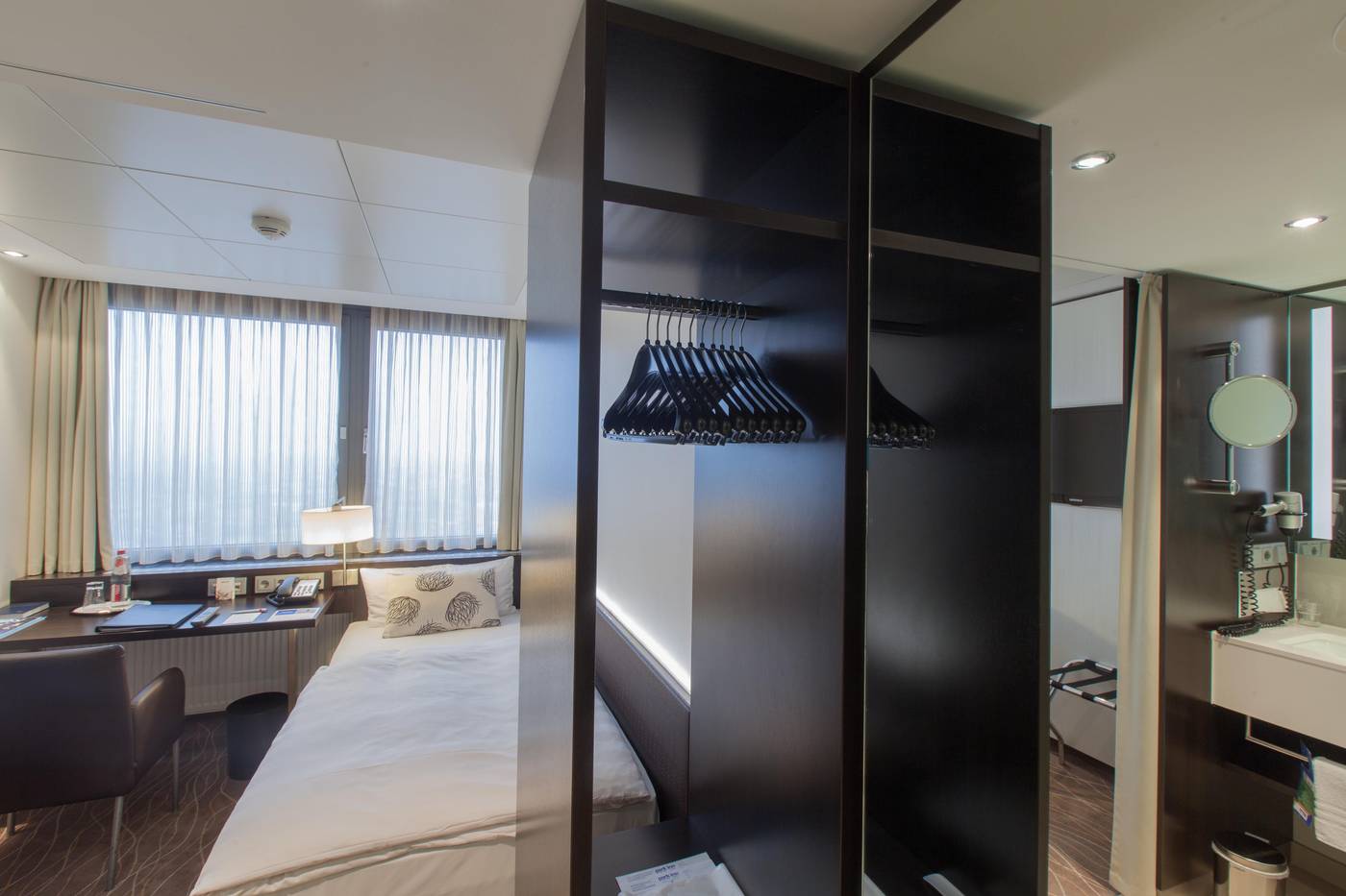 Park-Inn-by-Radisson-Berlin-Alexanderplatz-General-view-47