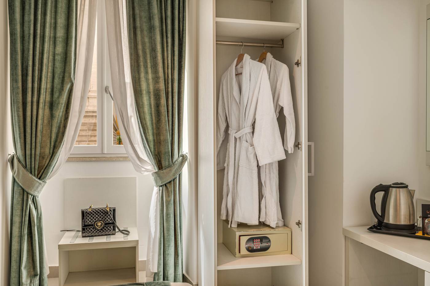 Trevi-Palace-Hotel-Room-28