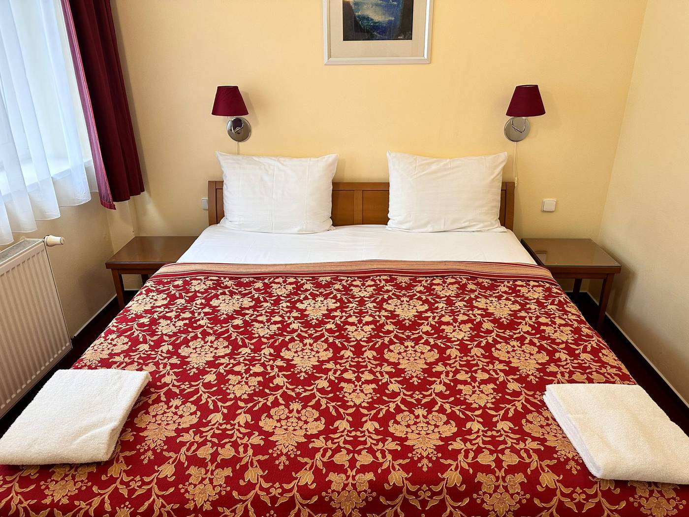 Cloister-Inn-Room-11